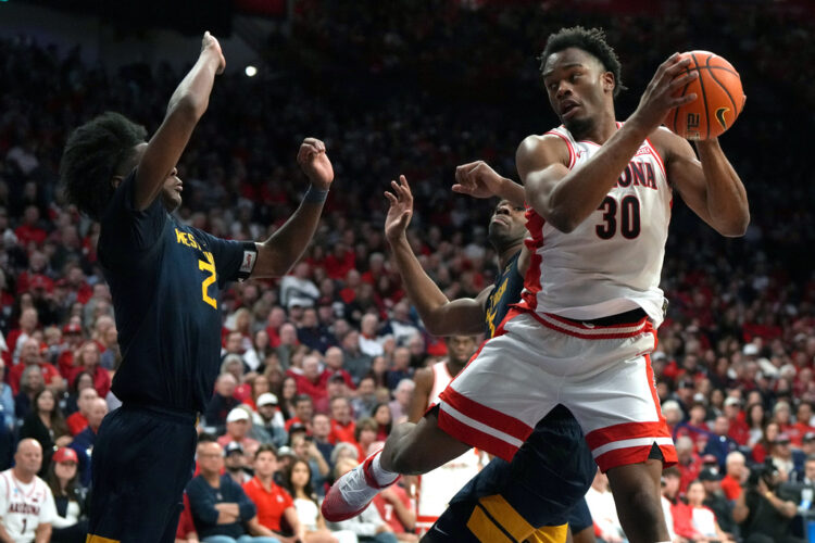No. 1 Arizona men’s basketball blows by WVU